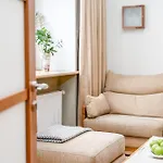 Cozy 2-Bedroom Apartment - 4